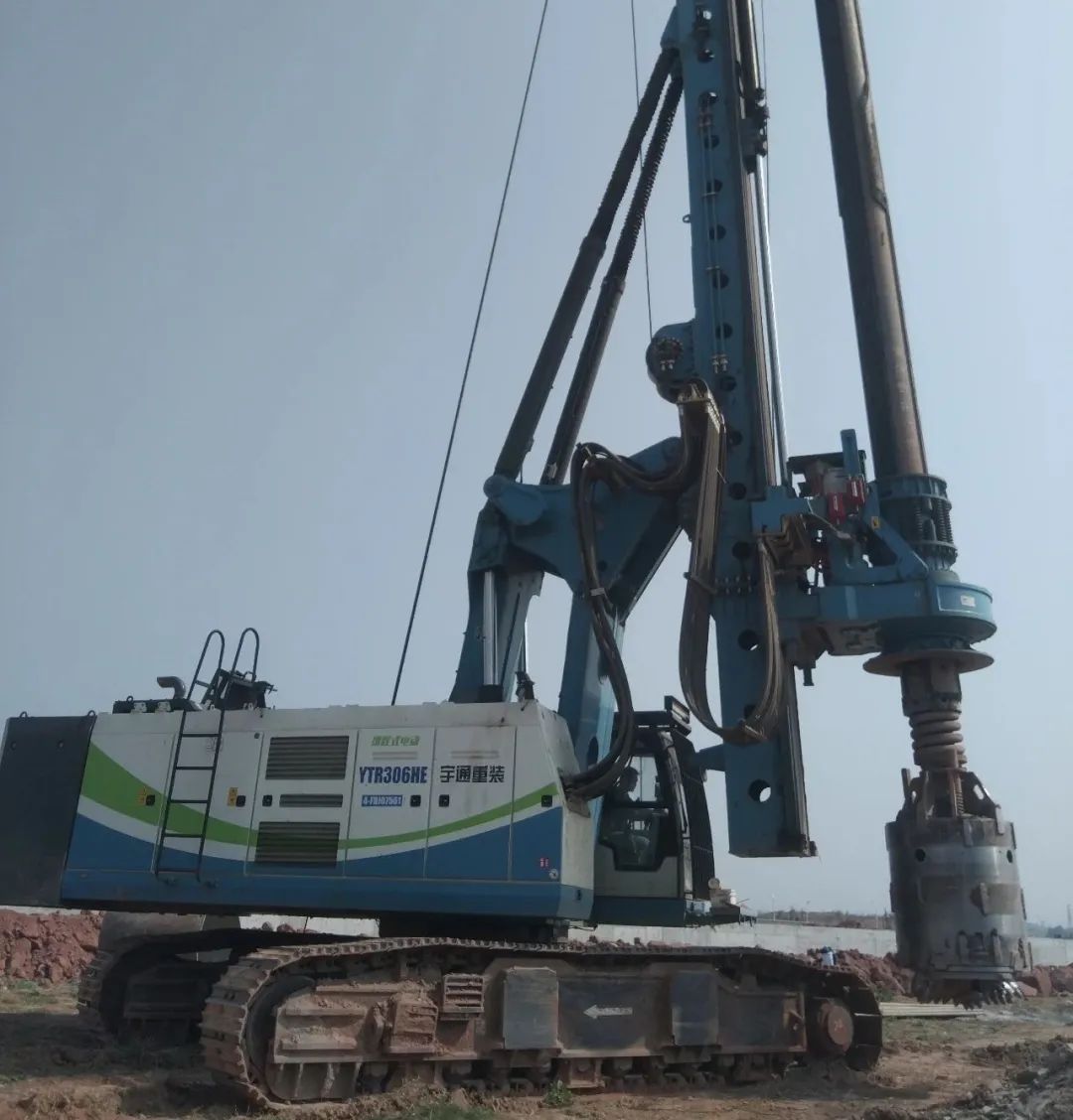 再來一臺!青島萬豪智馭綠色潮流,連續兩年采購宇通電動旋挖鉆機 圖片