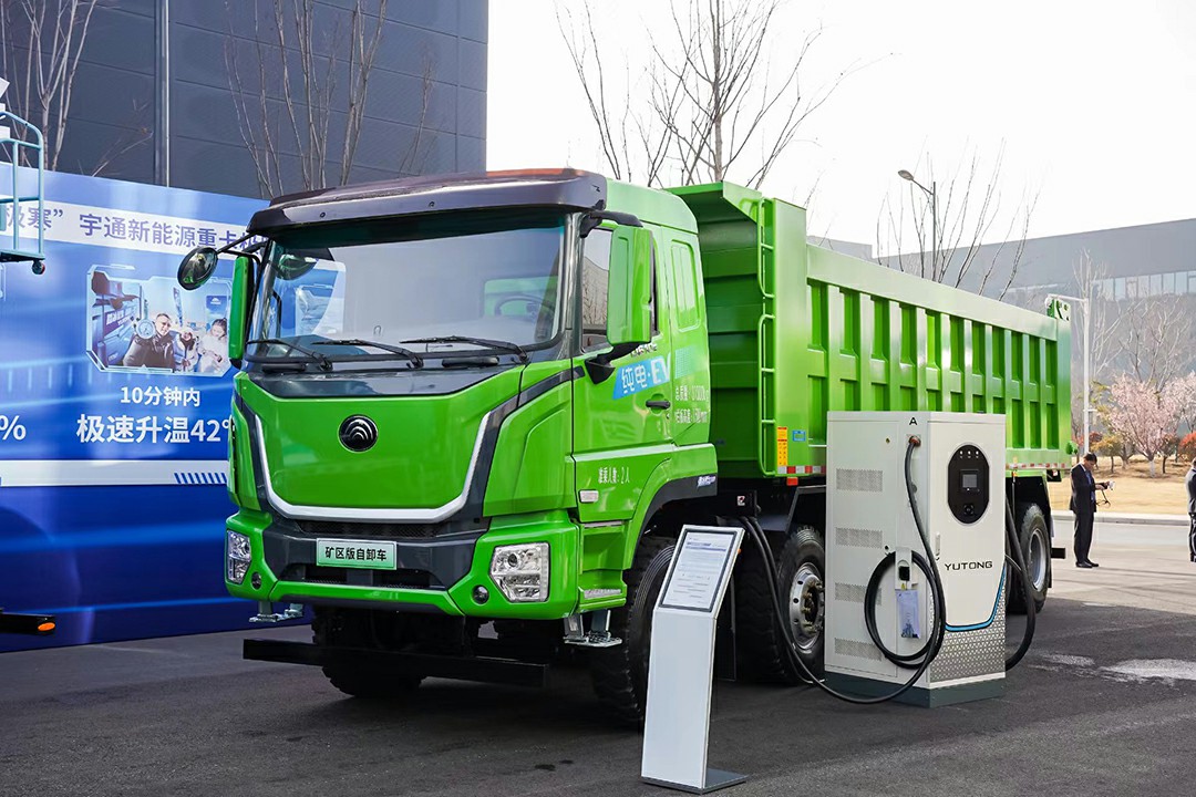 實力見證 | 多款新品首發，宇通重卡春季新品發布會隆重舉行