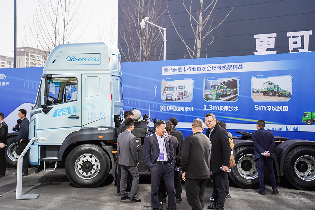 產品博覽 | 宇通400度底置充電牽引車重磅上市 產品博覽 | 宇通400度底置充電牽引車重磅上市