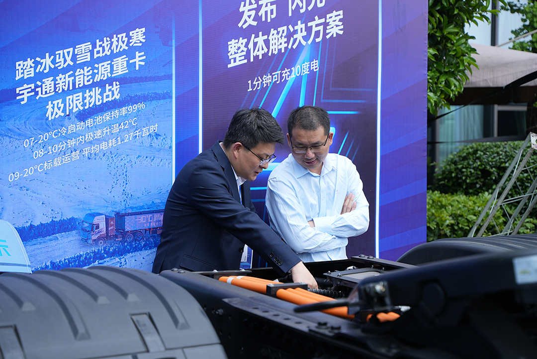 實力見證 | 宇通重卡現身蓉城，三獎加冕實力引領