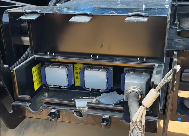 宇通純電動港口輪胎起重機:以硬核三電技術,護航港口綠色高效作業 宇通純電動港口輪胎起重機:以硬核三電技術,護航港口綠色高效作業