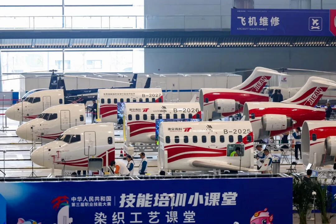 以智造致匠心!“小宇”領(lǐng)銜,宇通服務(wù)第三屆全國(guó)技能大賽 以智造致匠心!“小宇”領(lǐng)銜,宇通服務(wù)第三屆全國(guó)技能大賽