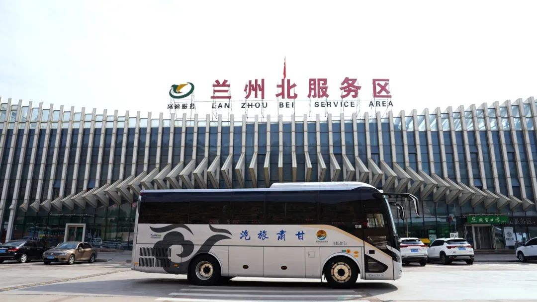 國風車奔赴絲綢路！宇通攜手甘肅旅汽打造西北高端游