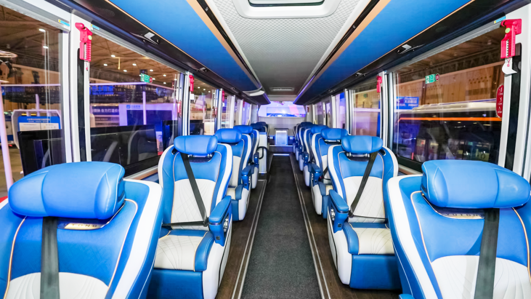 推動行業高質量發展!宇通客車、卡車聯袂亮相2025中國道協年會 圖片