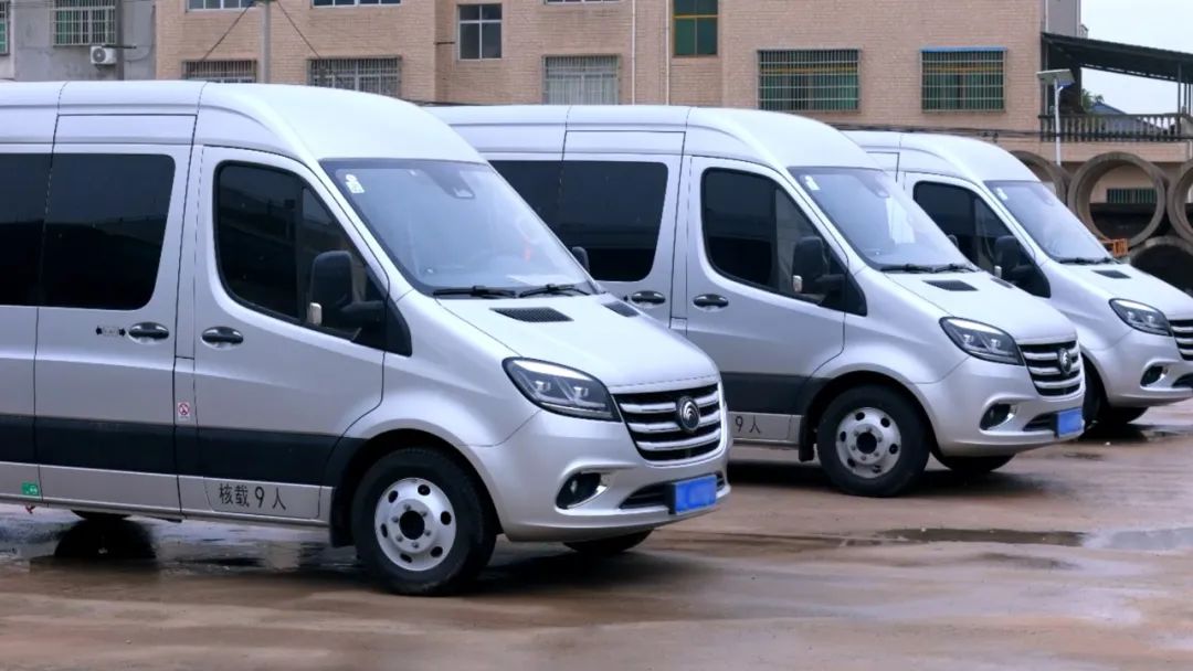 萬年亞旅攜手宇通天駿,“讓老鄉(xiāng)們出門兒都能坐上好車”! 圖片