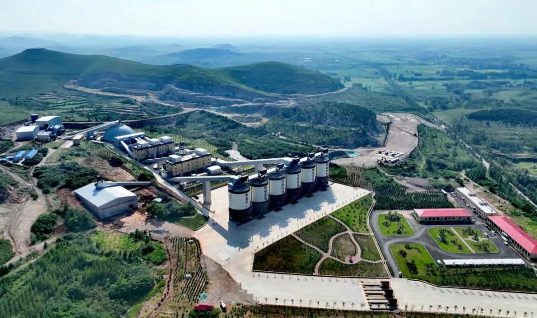 科幻已成現(xiàn)實(shí)!宏河百利鳧山礦的智慧運(yùn)營(yíng)之道 圖片