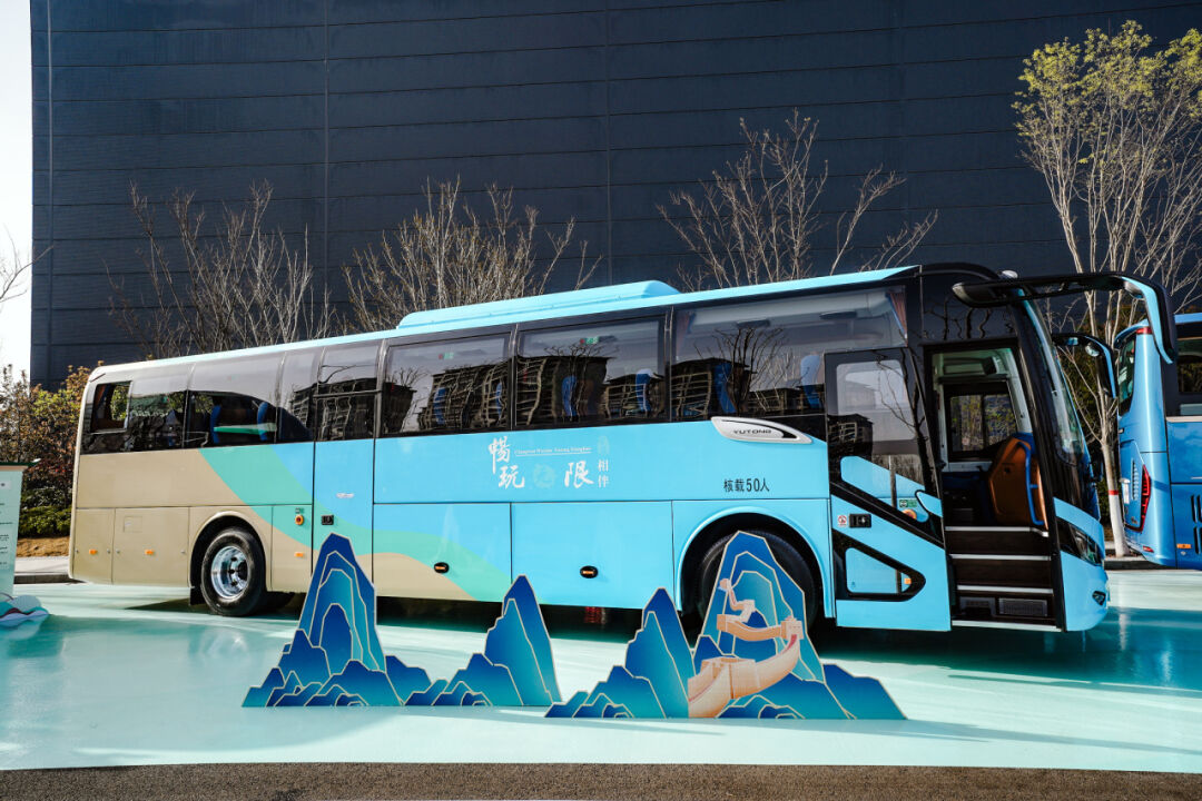 宇通上新季丨大運(yùn)力超能巴士助力旅游經(jīng)濟(jì)一路“繁花” 宇通上新季丨大運(yùn)力超能巴士助力旅游經(jīng)濟(jì)一路“繁花”