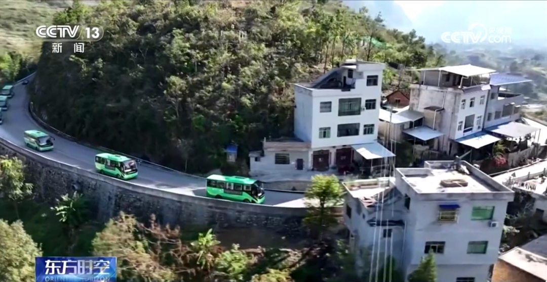 “公交帶貨”激發(fā)鄉(xiāng)村物流活力,宇通助力“客貨郵”融合新模式 圖片