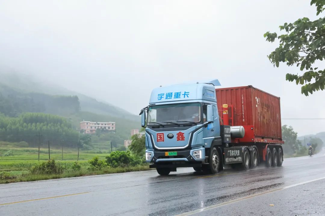單趟多賺1000塊！宇通重卡為賀州鑫美運(yùn)輸插上增收的翅膀！