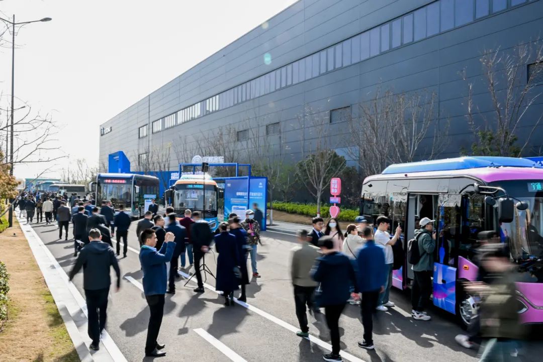 12款新品重磅發布！宇通向“新”而行繪藍圖