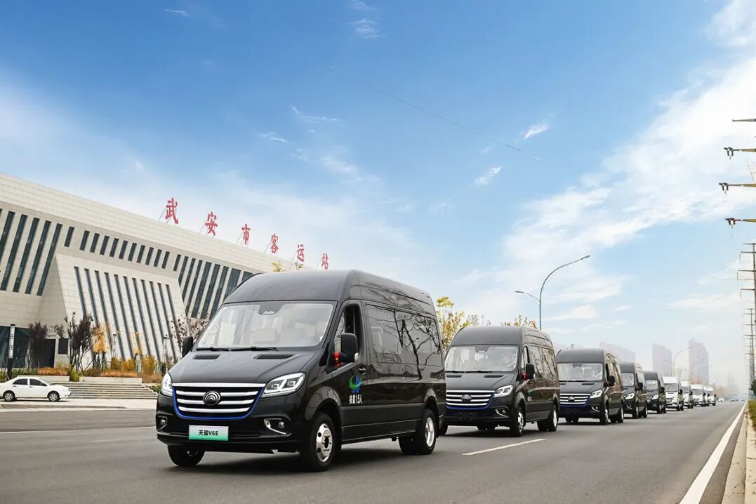 實力共鑒!宇通天駿V6E榮獲“2025年度用戶信賴引領獎” 圖片