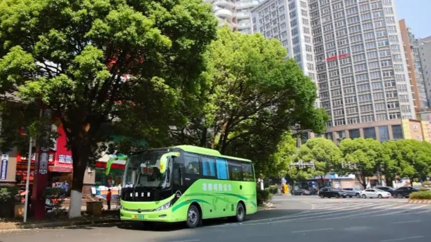 低碳！增效！宇通助力六盤水振通客運打造高速客運新服務！