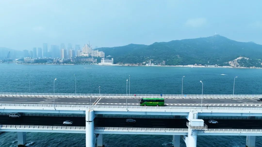 “國風(fēng)”邂逅“海風(fēng)”,宇通助力大連成信革新高端出行賽道 “國風(fēng)”邂逅“海風(fēng)”,宇通助力大連成信革新高端出行賽道